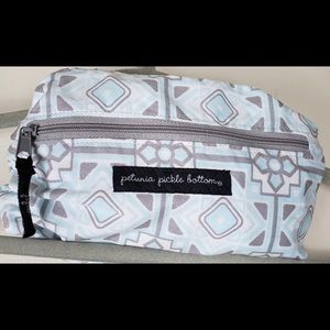 Petunia pickle bottom nursing cover